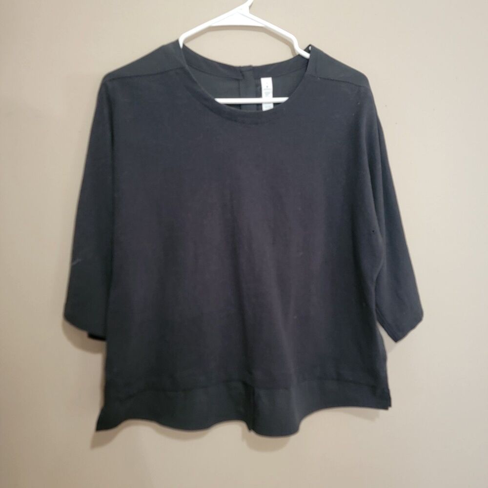 Lululemon Live to Layer Shirt Size 4